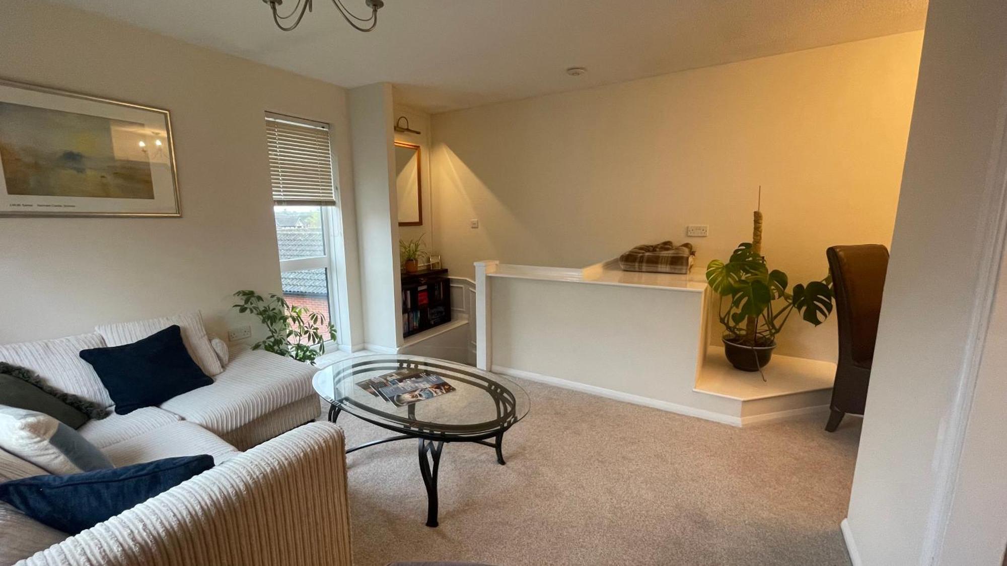 Entire Home With Private Entrance Earley Exterior foto